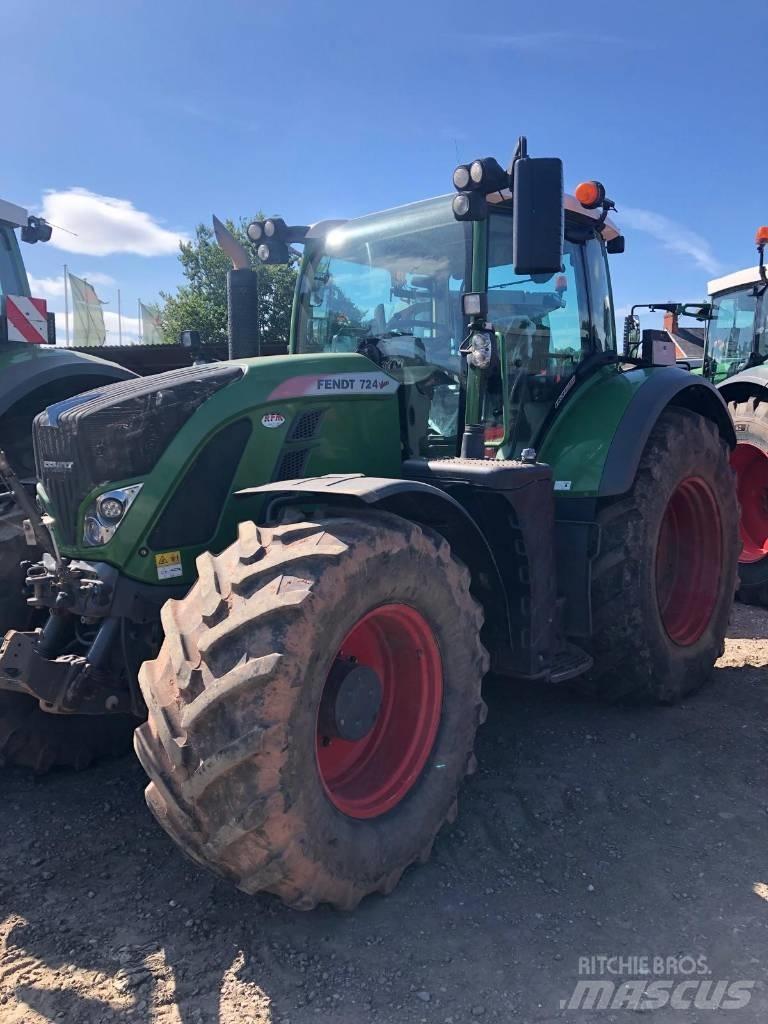 Fendt 724 Vario S4 トラクター
