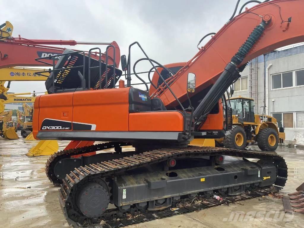 Doosan DX 300 LC 大型油圧ショベル12t以上（パワーショベル・ユンボ）