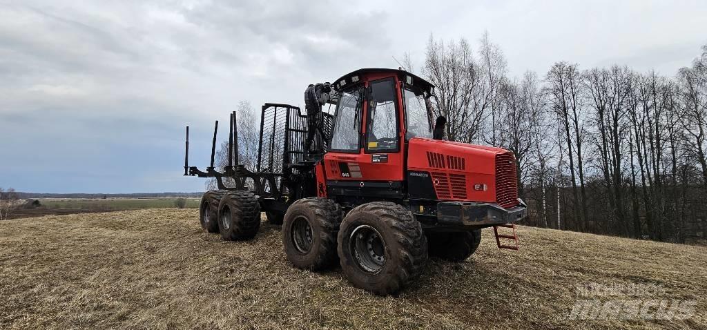Komatsu 845 フォワーダー
