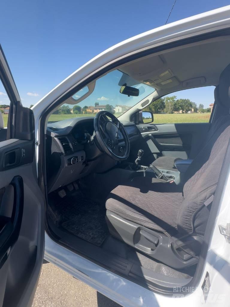 Ford Ranger XL ピックアップ／ドロップサイド