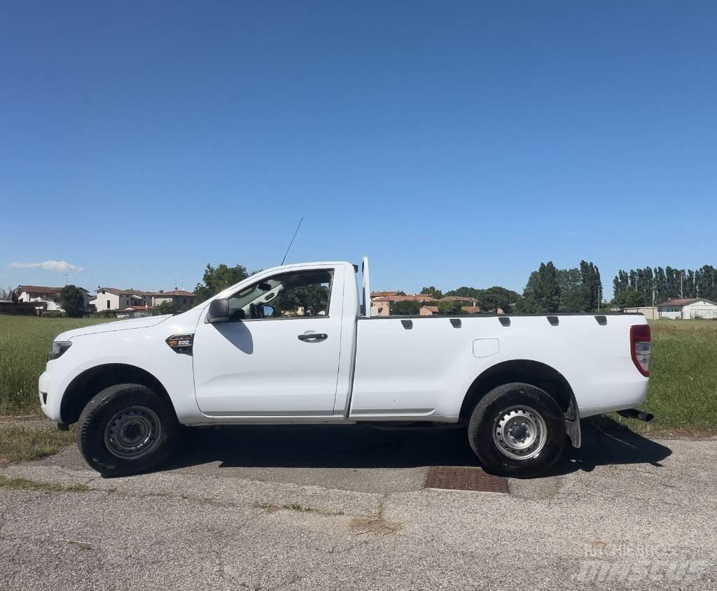 Ford Ranger XL ピックアップ／ドロップサイド