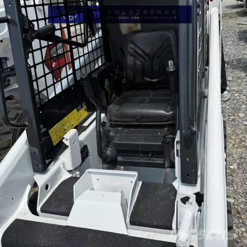 Bobcat s70 スキッドステアローダー