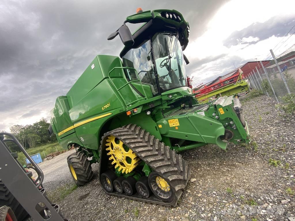 John Deere S790i コンバイン