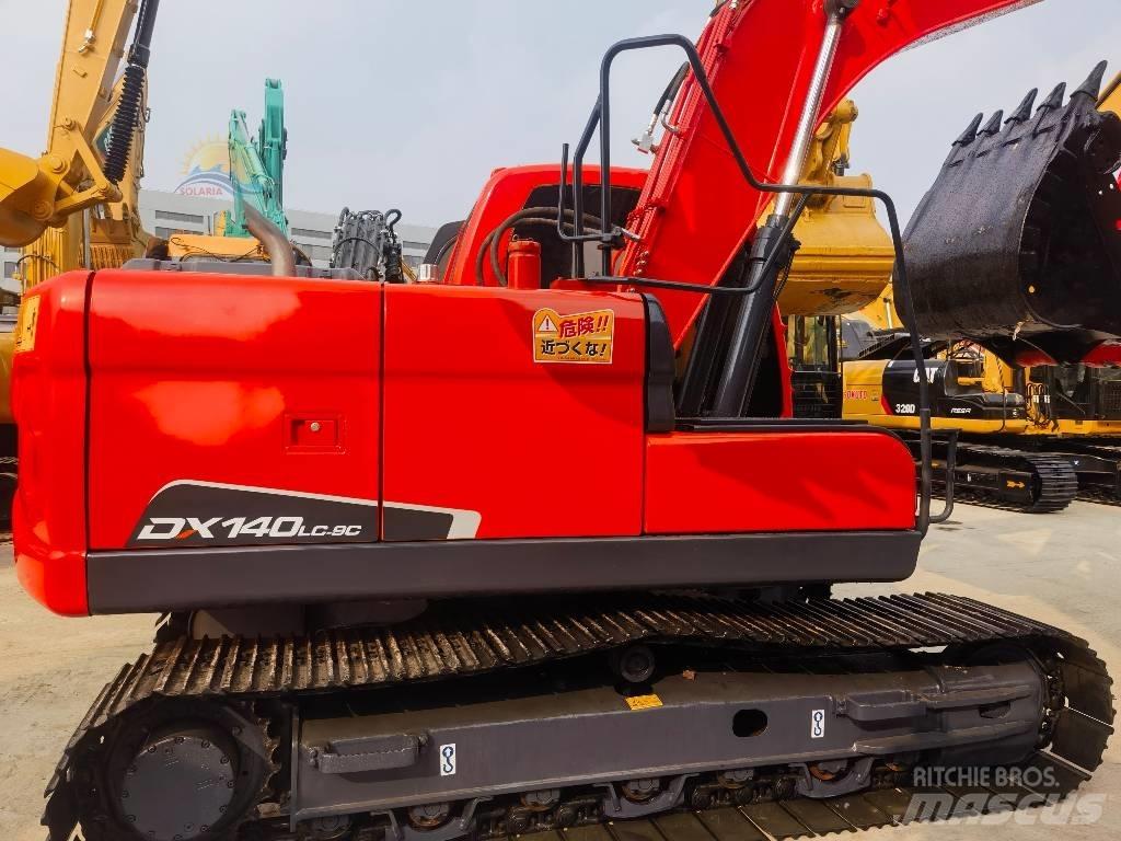 Doosan DX 140 LC 大型油圧ショベル12t以上（パワーショベル・ユンボ）