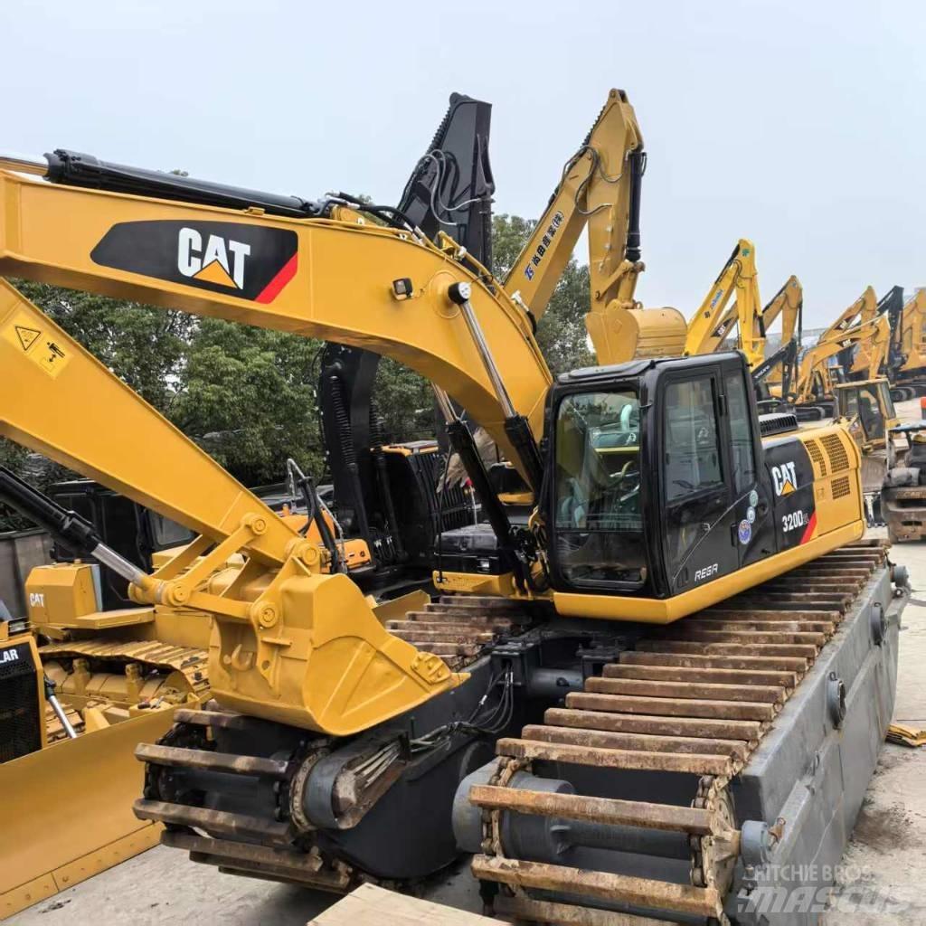 CAT 320 D 水陸両用油圧ショベル、ユンボ