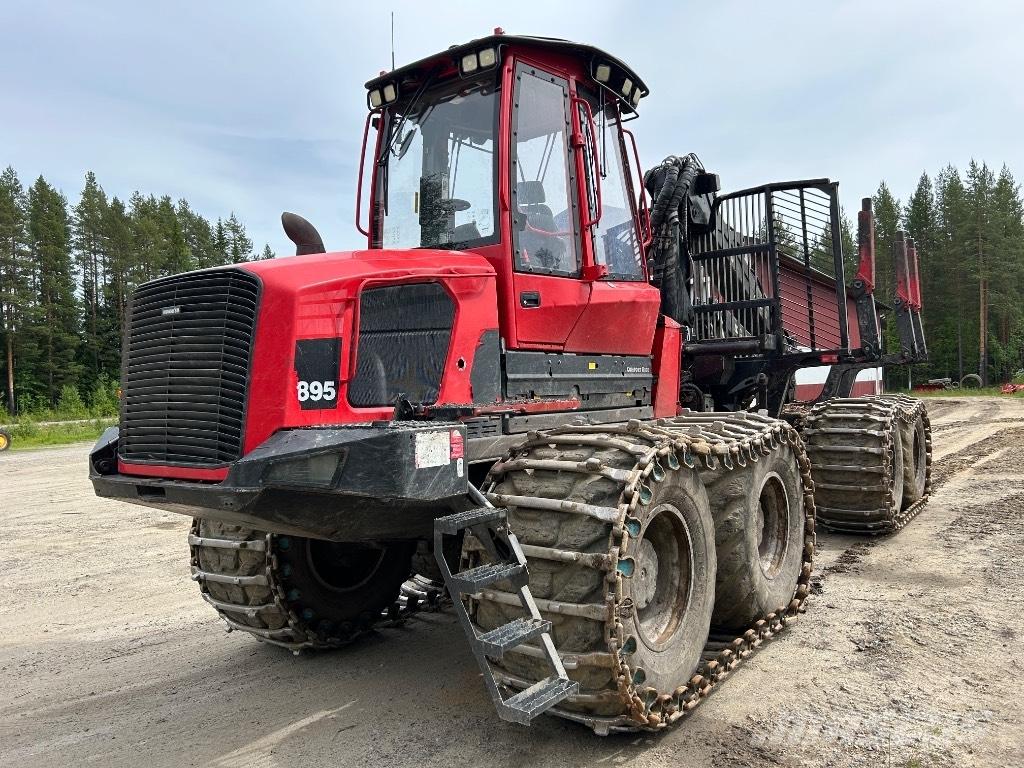 Komatsu 895 フォワーダー