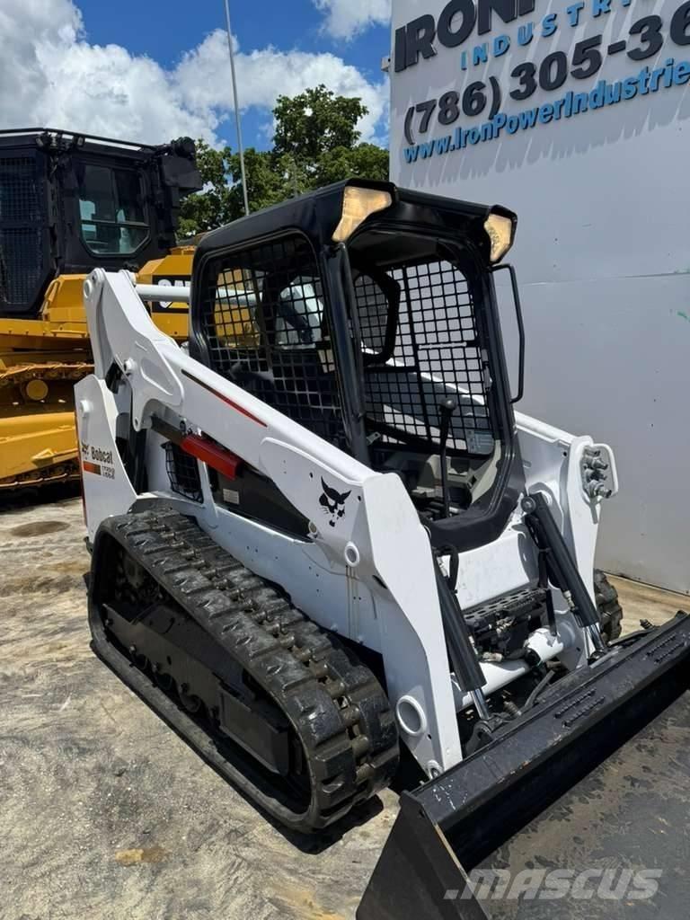 Bobcat T 590 スキッドステアローダー