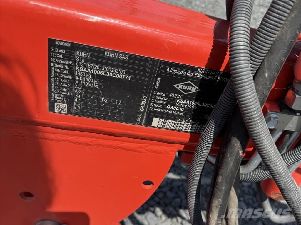 Kuhn GA 8030 ウィンドローア/レーキ