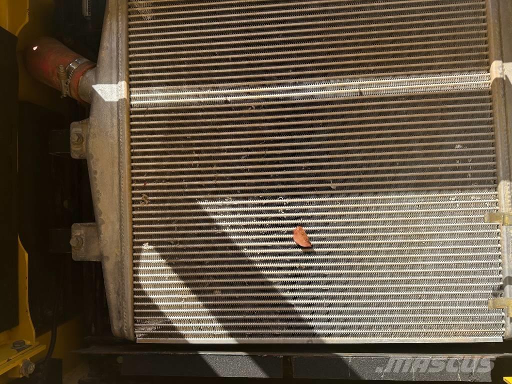 Komatsu PC 400-8 大型油圧ショベル12t以上（パワーショベル・ユンボ）
