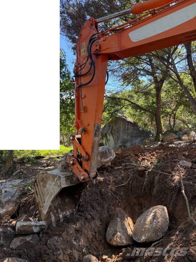 Doosan DX 220 LCA 大型油圧ショベル12t以上（パワーショベル・ユンボ）