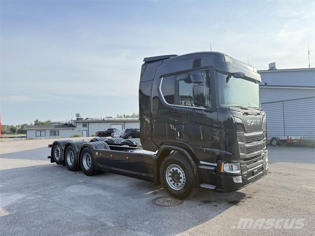Scania R590 8x4 アームロール