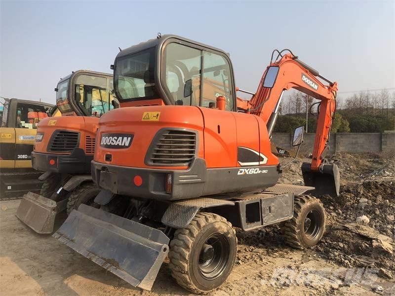 Doosan DX60 大型油圧ショベル12t以上（パワーショベル・ユンボ）