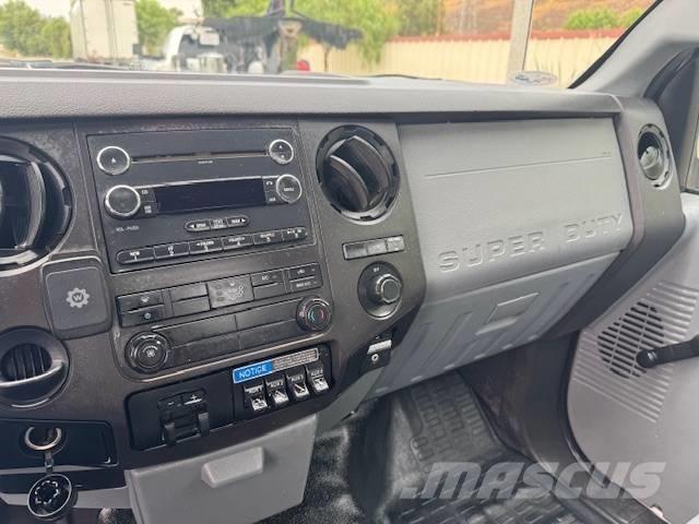 Ford F 450 多目的／汎用車両