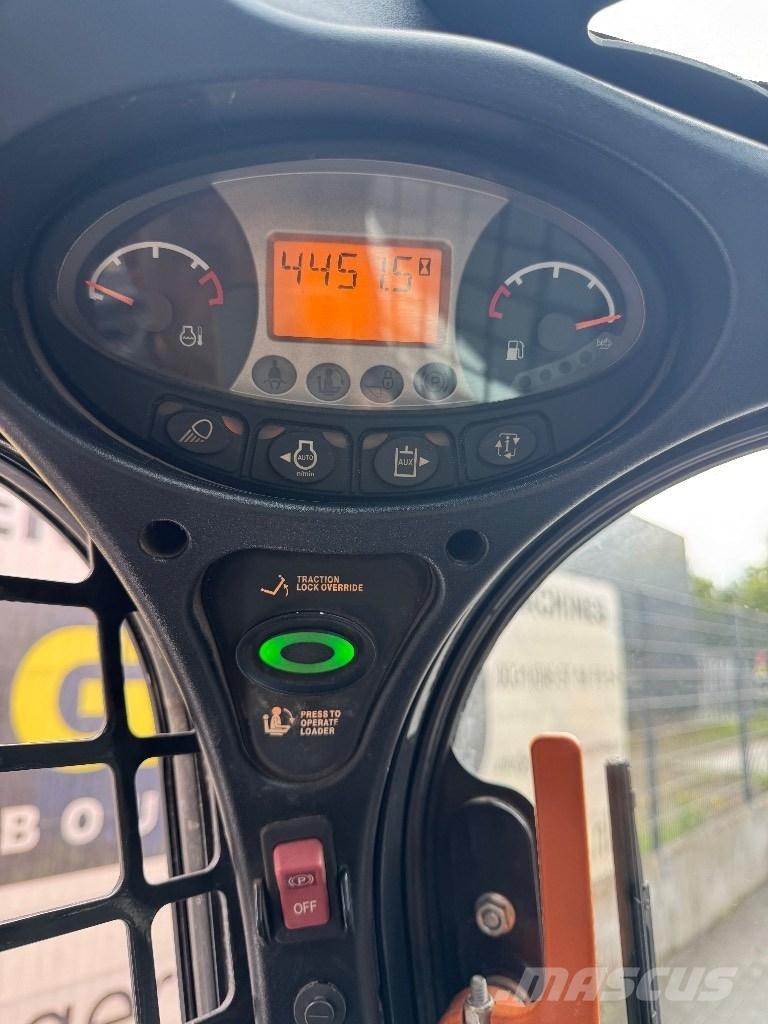 Bobcat T 650 スキッドステアローダー