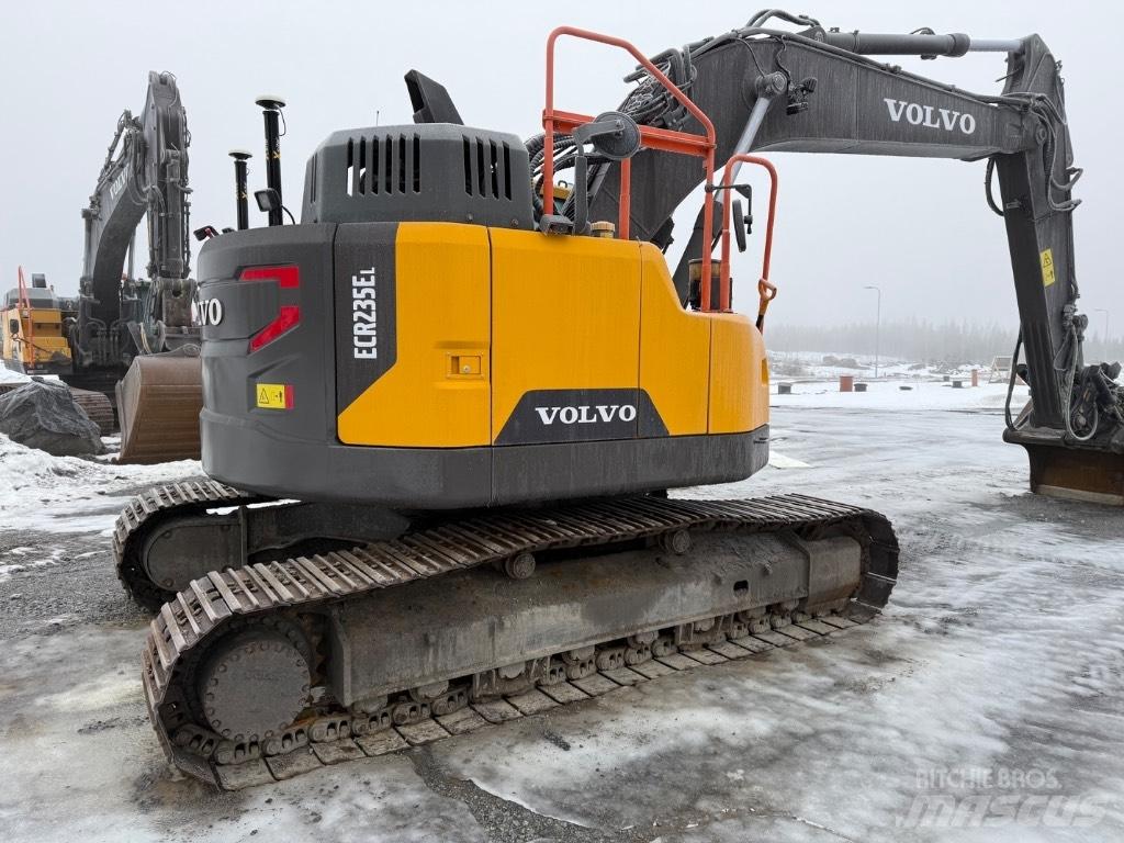Volvo EC 235 EL 大型油圧ショベル12t以上（パワーショベル・ユンボ）