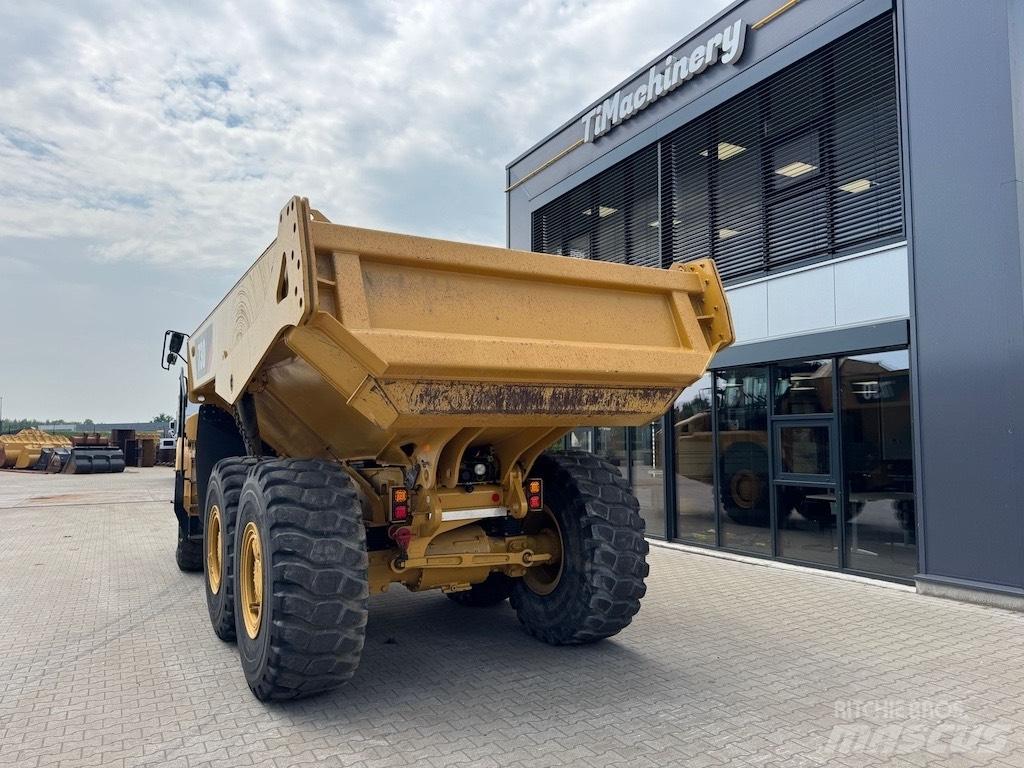 CAT 730 アーティキュレート式ダンプトラック