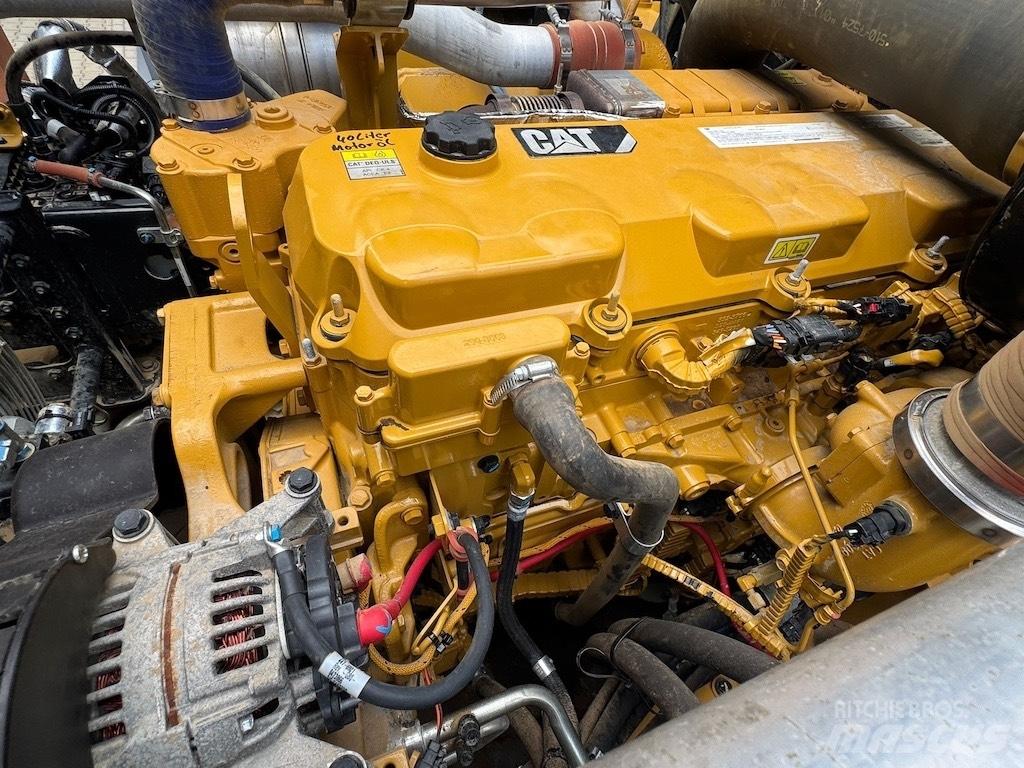 CAT 730 アーティキュレート式ダンプトラック