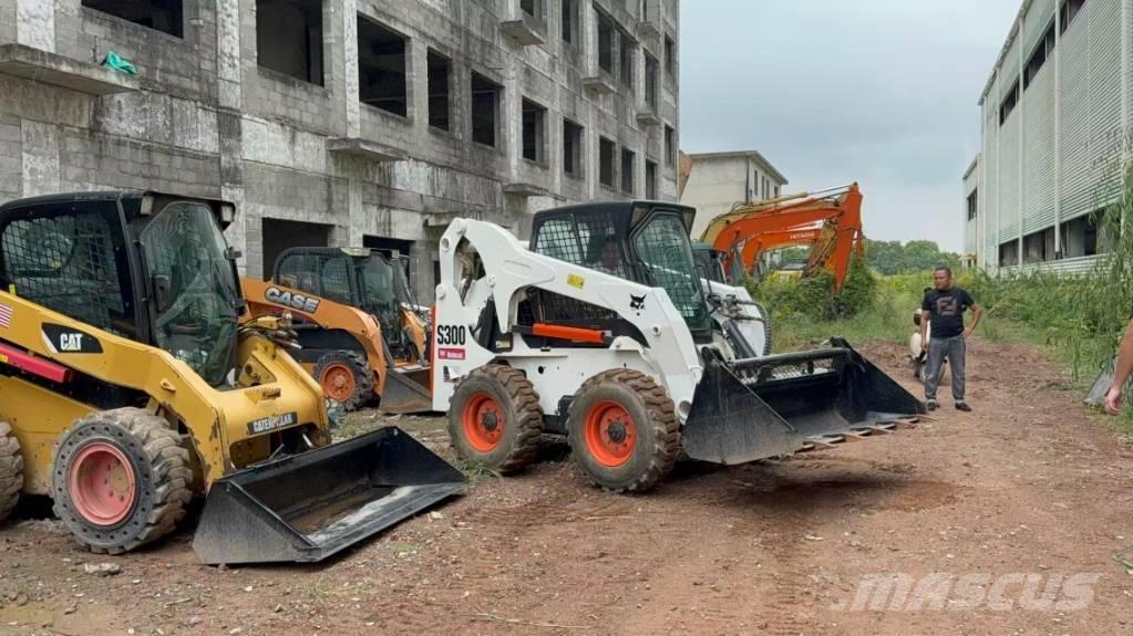 Bobcat S 300 スキッドステアローダー