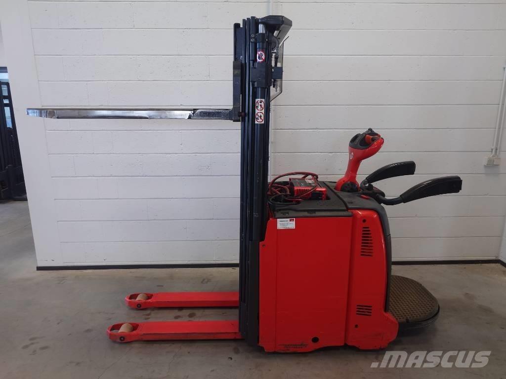 Linde L 12 AP 自走式スタッカー