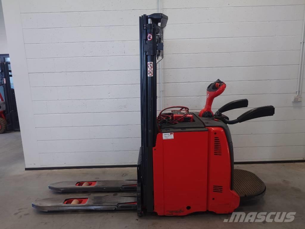 Linde L 12 AP 自走式スタッカー