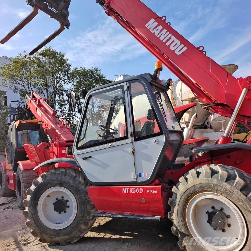 Manitou MT 1240 テレスコーピックハンドラー