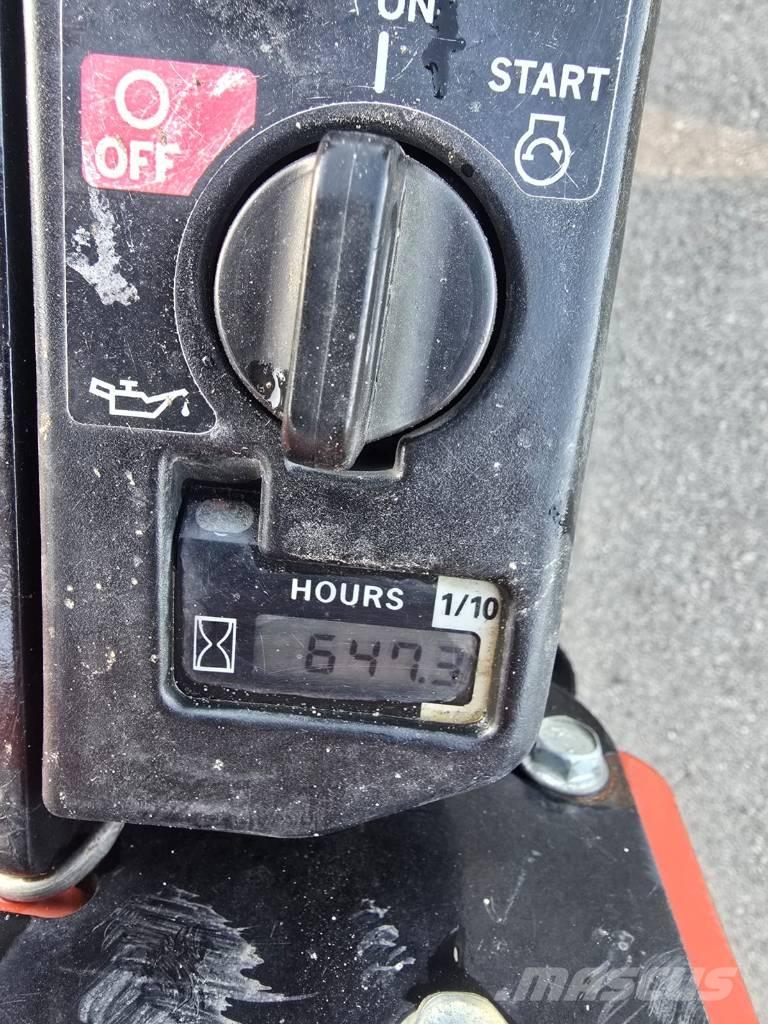 Ditch Witch RT 24 トレンチャー