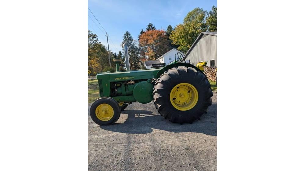 John Deere R トラクター