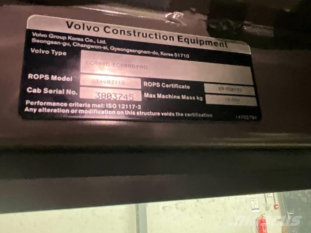 Volvo ECR 88 D キャビン及び内装