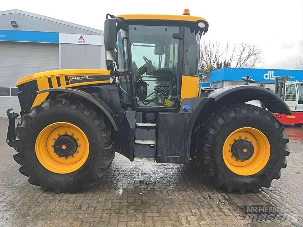 JCB Fastrac 4220 トラクター