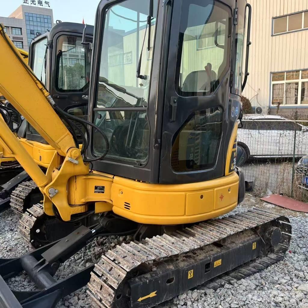 Komatsu PC 35 MR ミニ油圧ショベル 7t以下（ミニユンボ・ミニディガー）