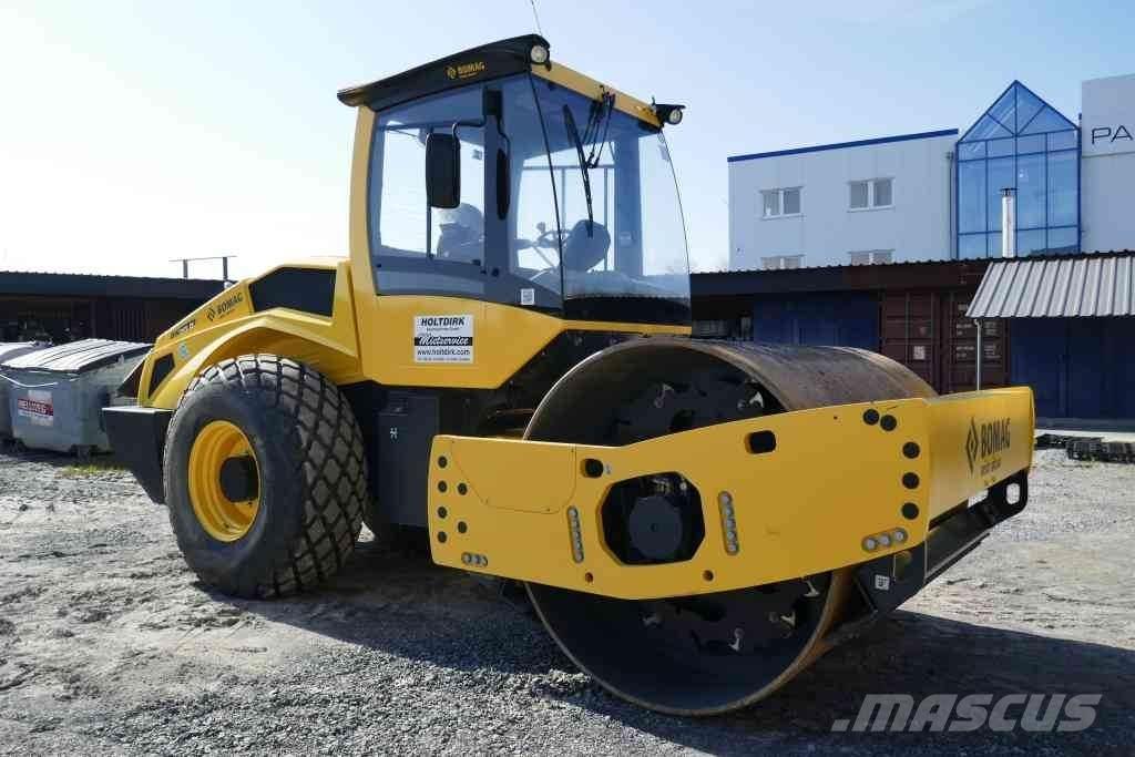 Bomag BW 213 D-5 ソイルコンパクター