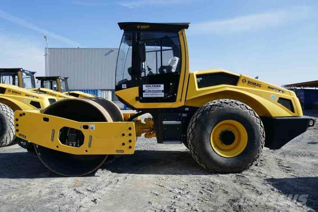Bomag BW 213 D-5 ソイルコンパクター
