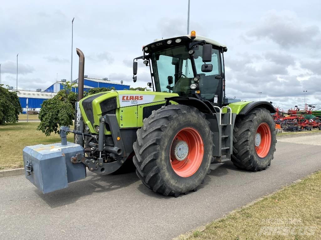 CLAAS Xerion 3800 トラクター