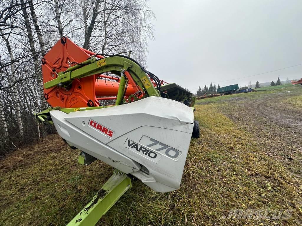 CLAAS Lexion 670 コンバイン