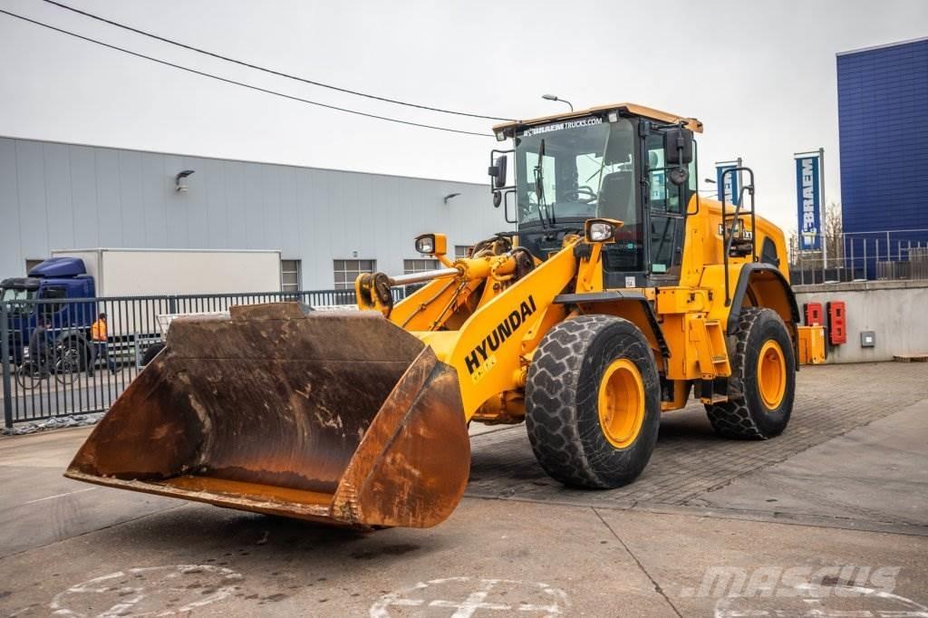 Hyundai HL955XT ホイールローダー・タイヤショベル