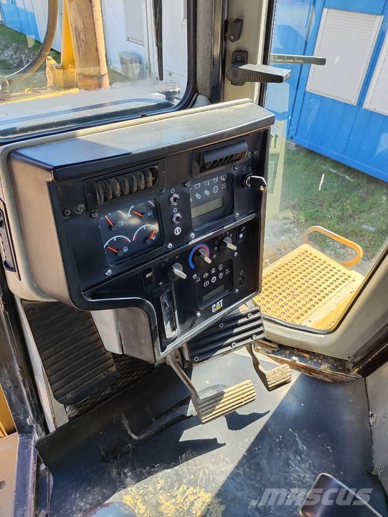 CAT D 6 R XL ブルドーザー