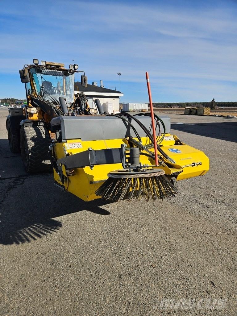 Vama EHK 2000 路面清掃機