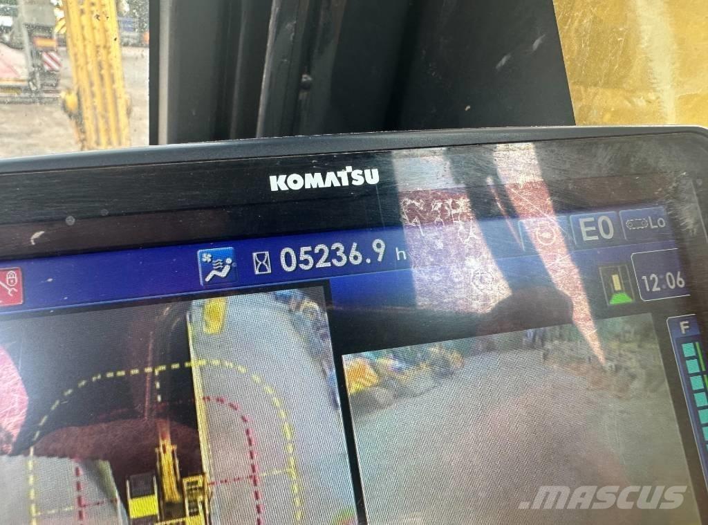 Komatsu PC 210 LC-11 大型油圧ショベル12t以上（パワーショベル・ユンボ）