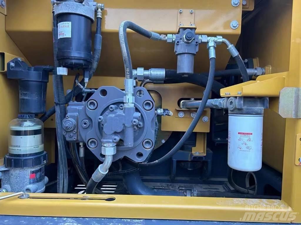 XCMG XE 200 DA 大型油圧ショベル12t以上（パワーショベル・ユンボ）