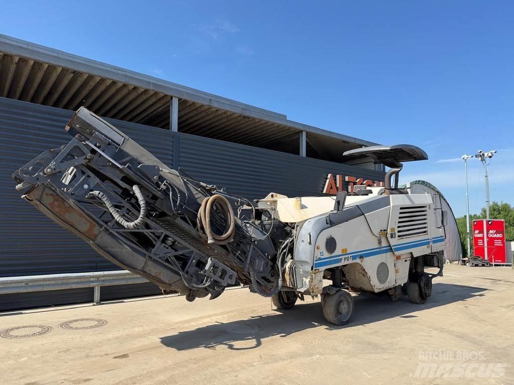 Wirtgen W 100 F アスファルトコールドミリングマシーン