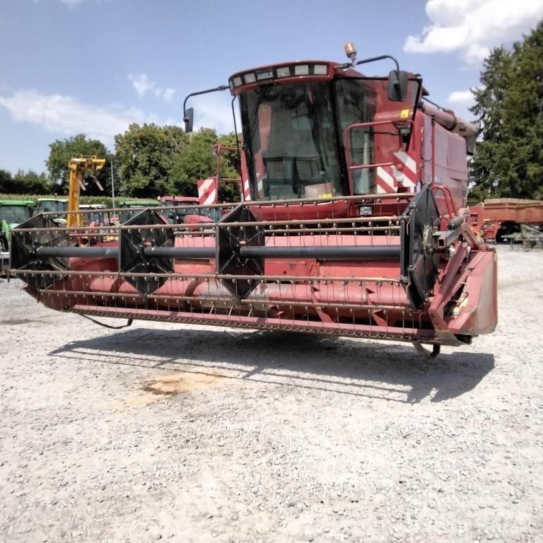 Case IH 2366E コンバイン