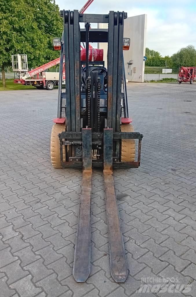 Manitou MI 30 G LPGフォークリフト