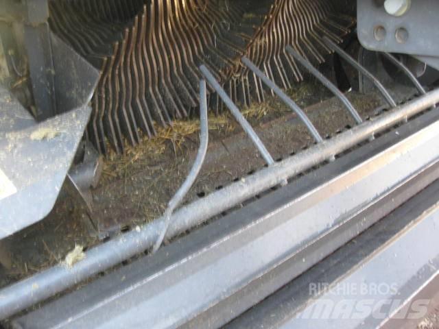 CLAAS Rollant 455 RC ラウンドベーラー