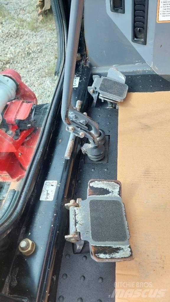 Takeuchi TB 23 R ミニ油圧ショベル 7t以下（ミニユンボ・ミニディガー）