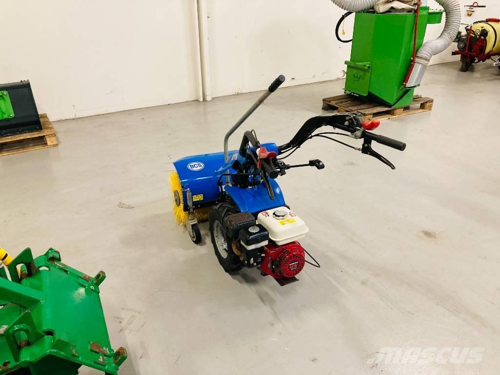 BCS Fejemaskine 615 路面清掃機