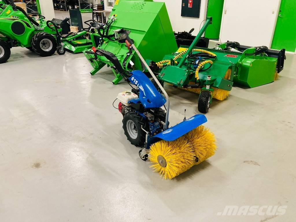 BCS Fejemaskine 615 路面清掃機