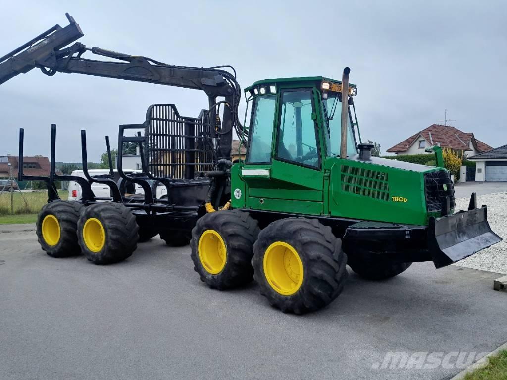 John Deere 1110 D フォワーダー
