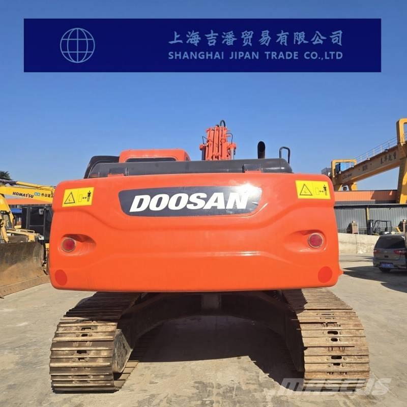 Doosan DX 225 大型油圧ショベル12t以上（パワーショベル・ユンボ）
