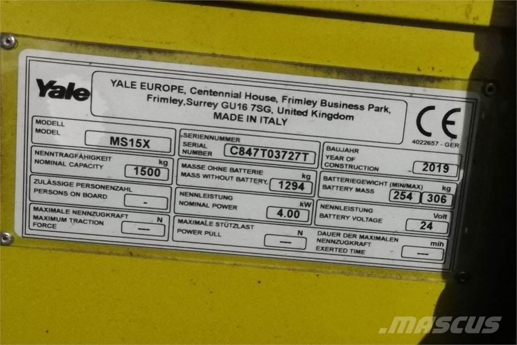 Yale MS15XSL 自走式スタッカー