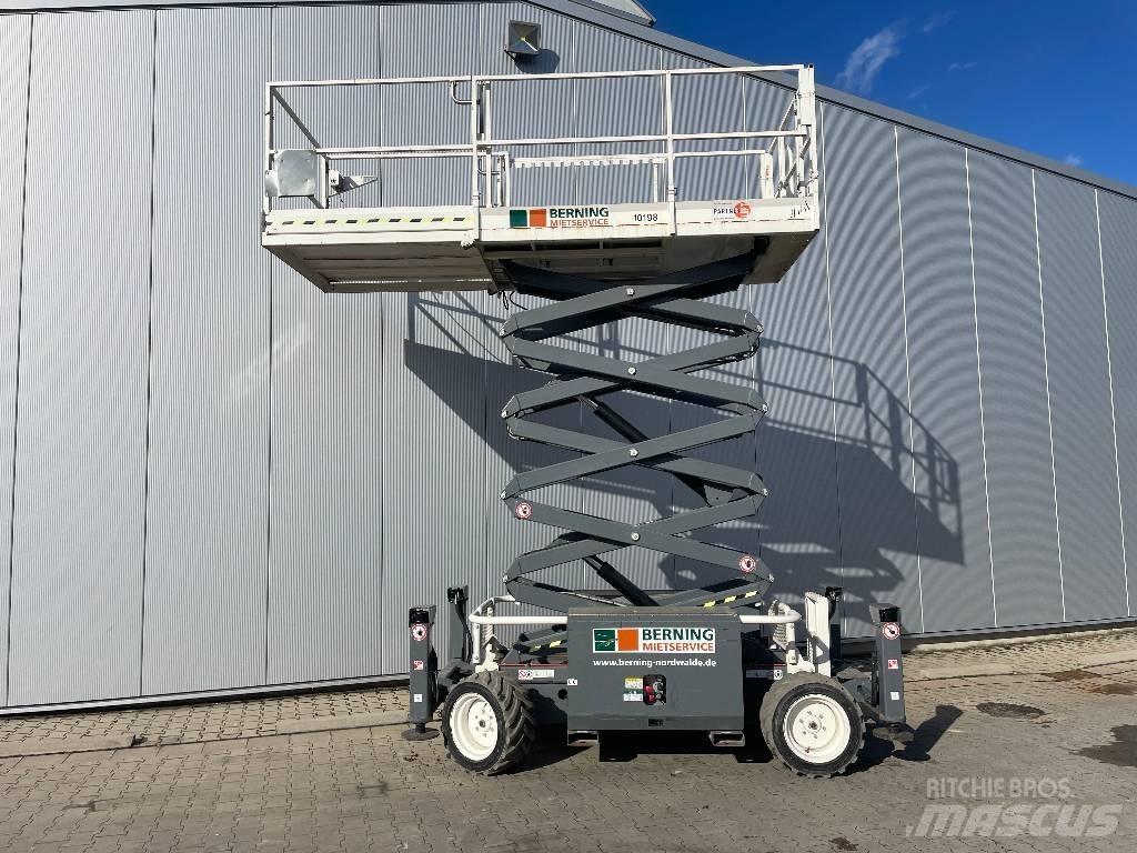 SkyJack SJ 6832 RTE シザースリフト